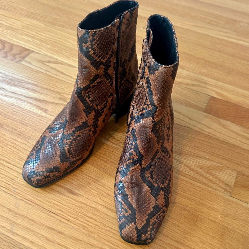 Rag and Bone Snakeskin boots size 38 or US 8 to 8.5